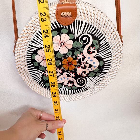 Woven Circle Purse from St. Kits - Picture 6 of 7